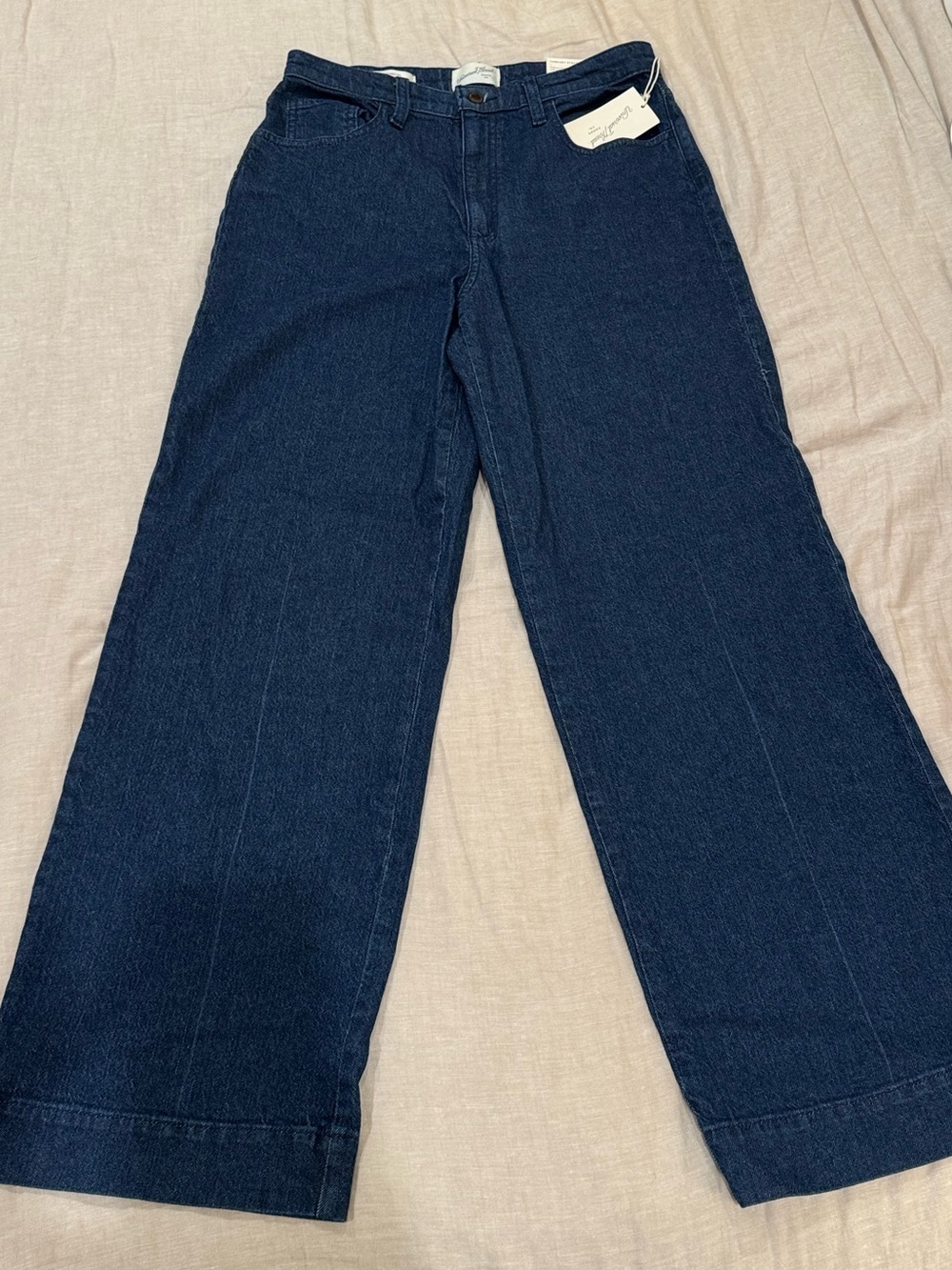 Universal Thread High-Rise Wide-Leg Dark Wash Jeans